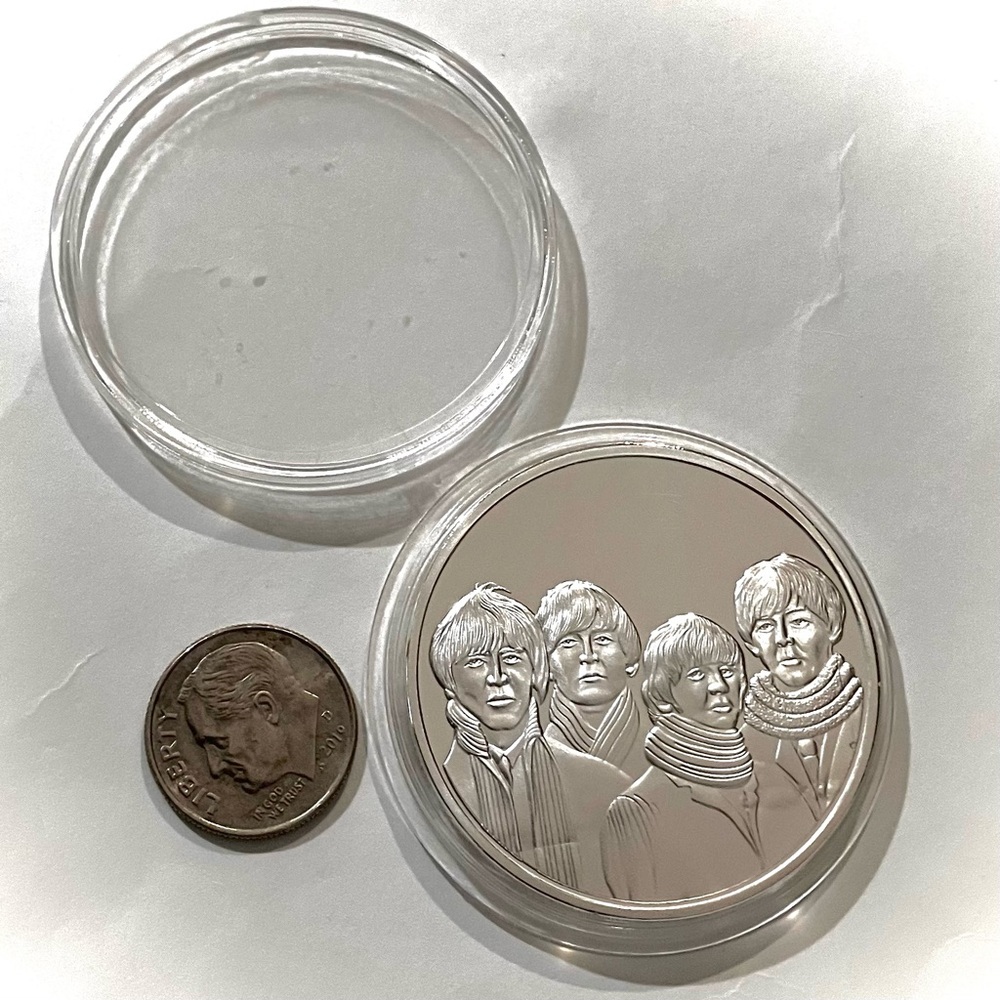 The Beatles Silver Abbey Road Commemorative Coin - Picture 3 of 9